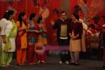 Rishi, Kapoor Neetu Singh on the sets of Taarak Mehta Ka Oolta Chasma in Kandivili on 29th Sept 2010 (26).JPG